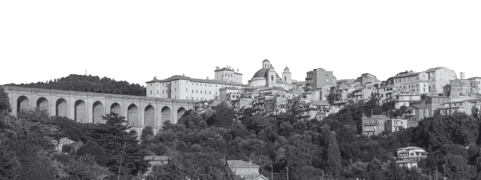 Skyline di Ariccia con il Ponte Monumentale
